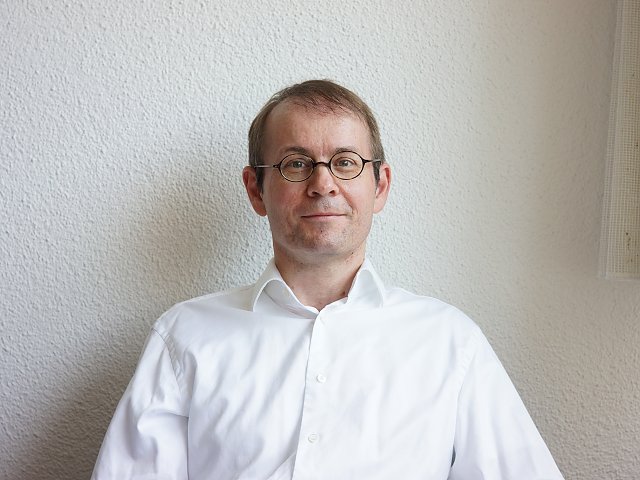 Dr. Stefan Burgemeister